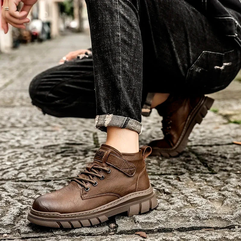Bota de Couro Masculina - Visane + BRINDES: Relógio Premium e Carteira de Couro