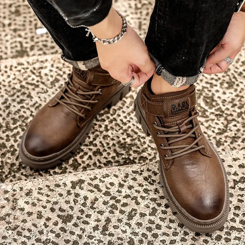 Bota de Couro Masculina - Visane + BRINDES: Relógio Premium e Carteira de Couro